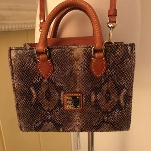 ⛪️Dooney& Bourke Purse